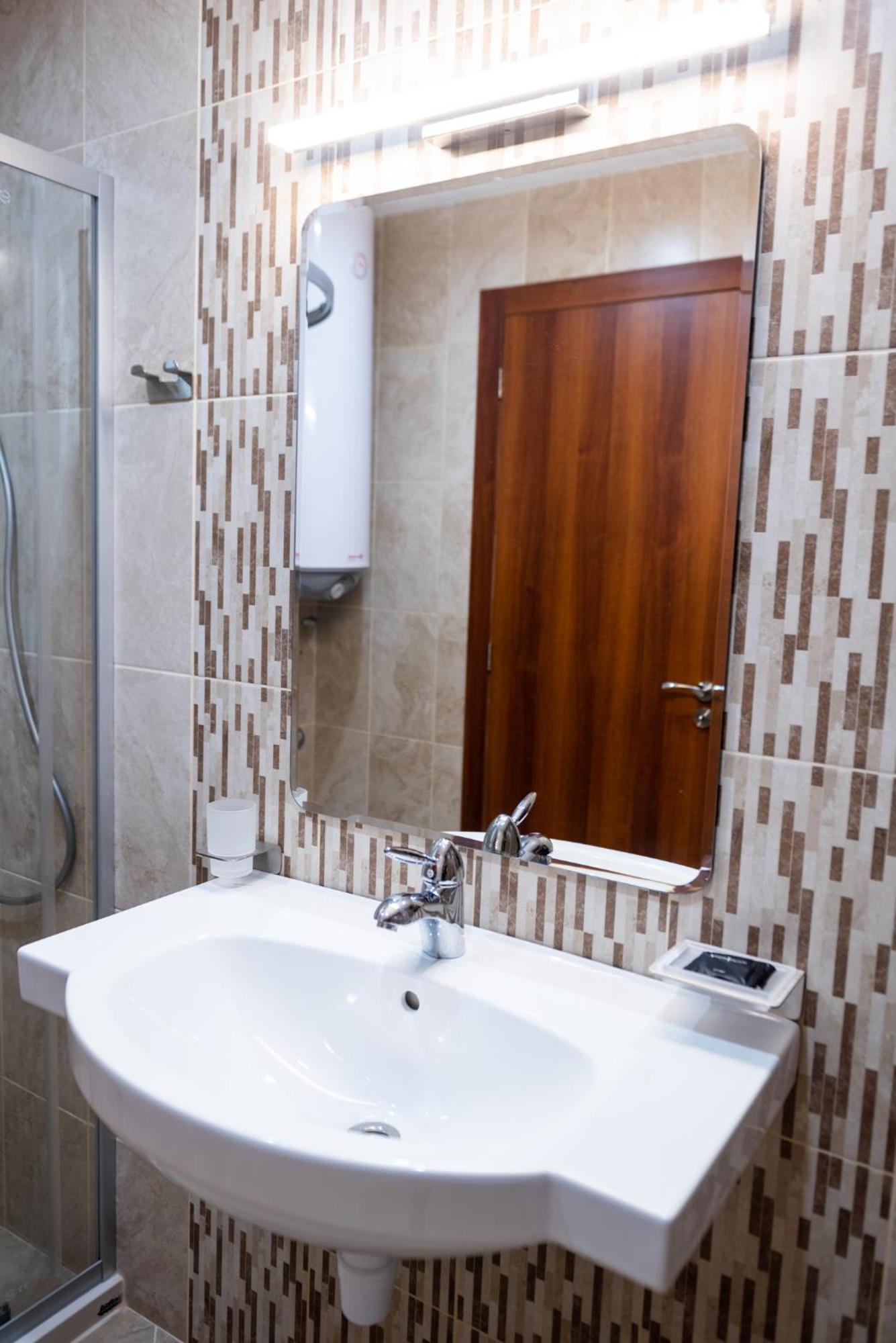 Queen'S Garden Balchik Apartment Buitenkant foto